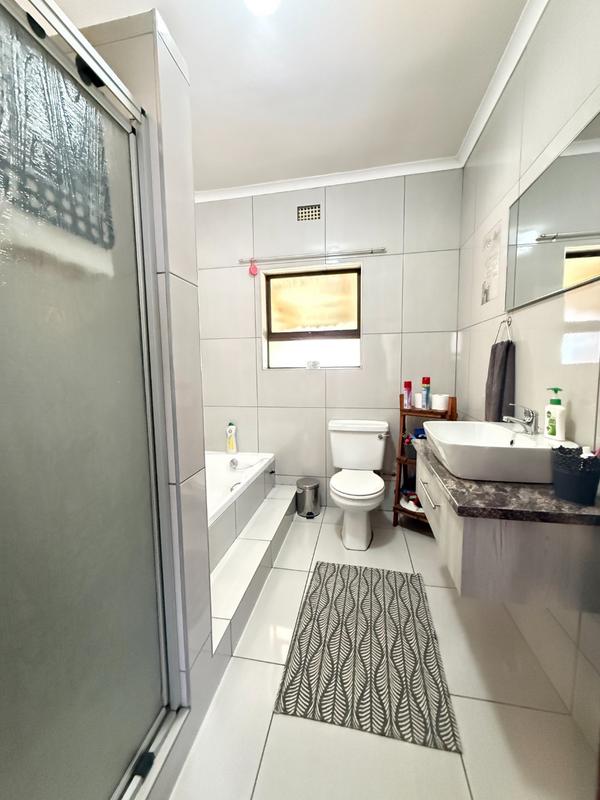 3 Bedroom Property for Sale in Die Wingerd Western Cape